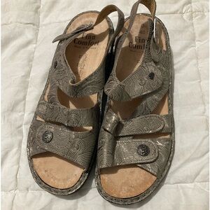 FINN COMFORT sandals size 40 D